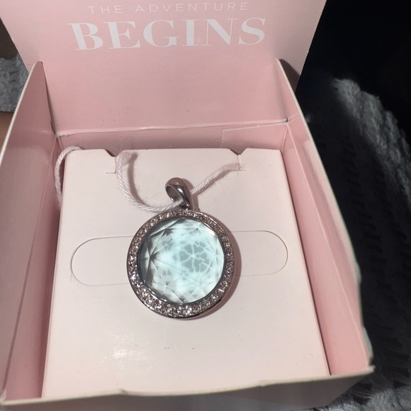 Petite Silver crystal twist and Aqua Prism Pendant - Picture 6 of 6